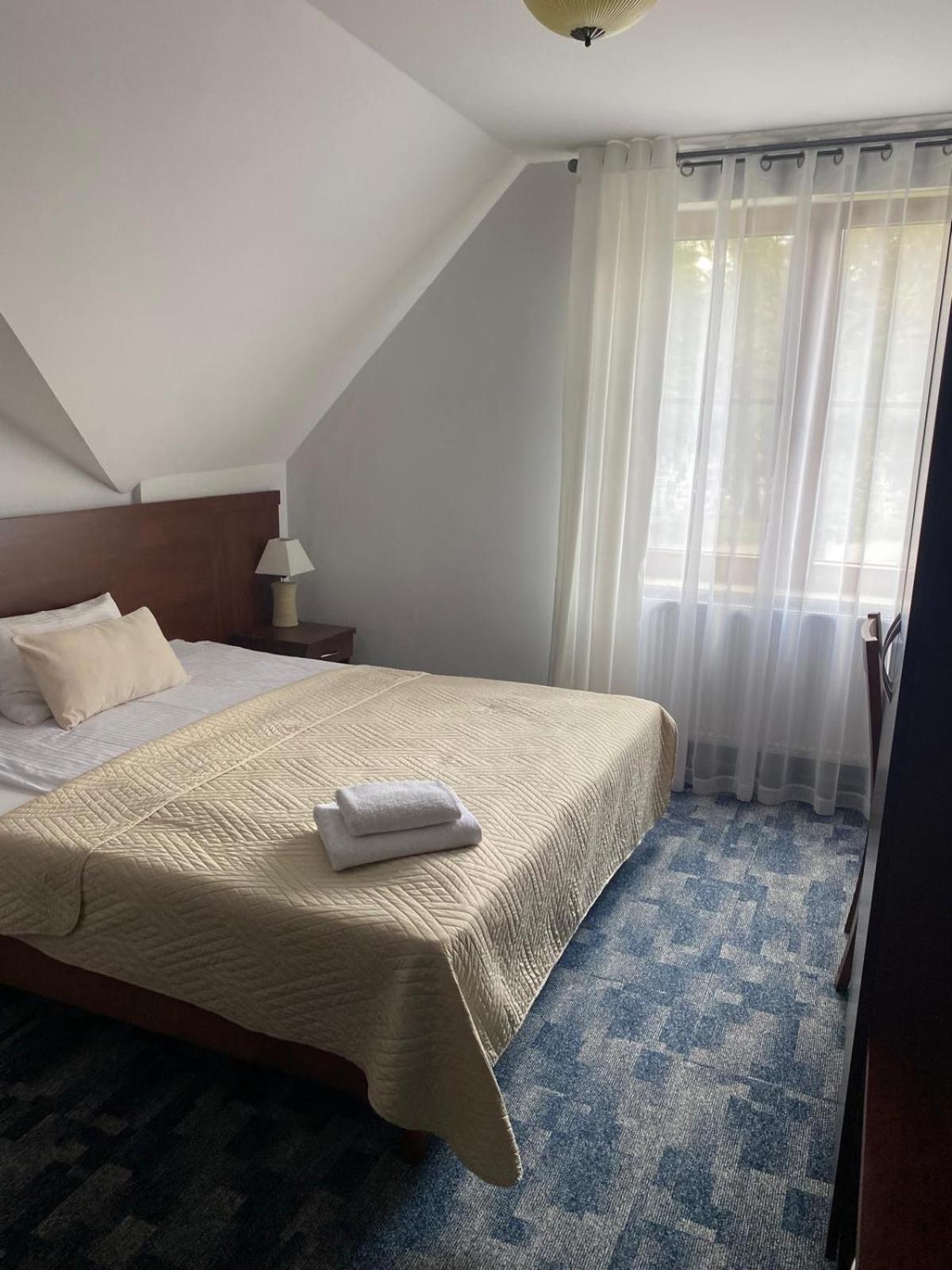 Hotel Restauracja Cztery Pory Roku Orneta ภายนอก รูปภาพ