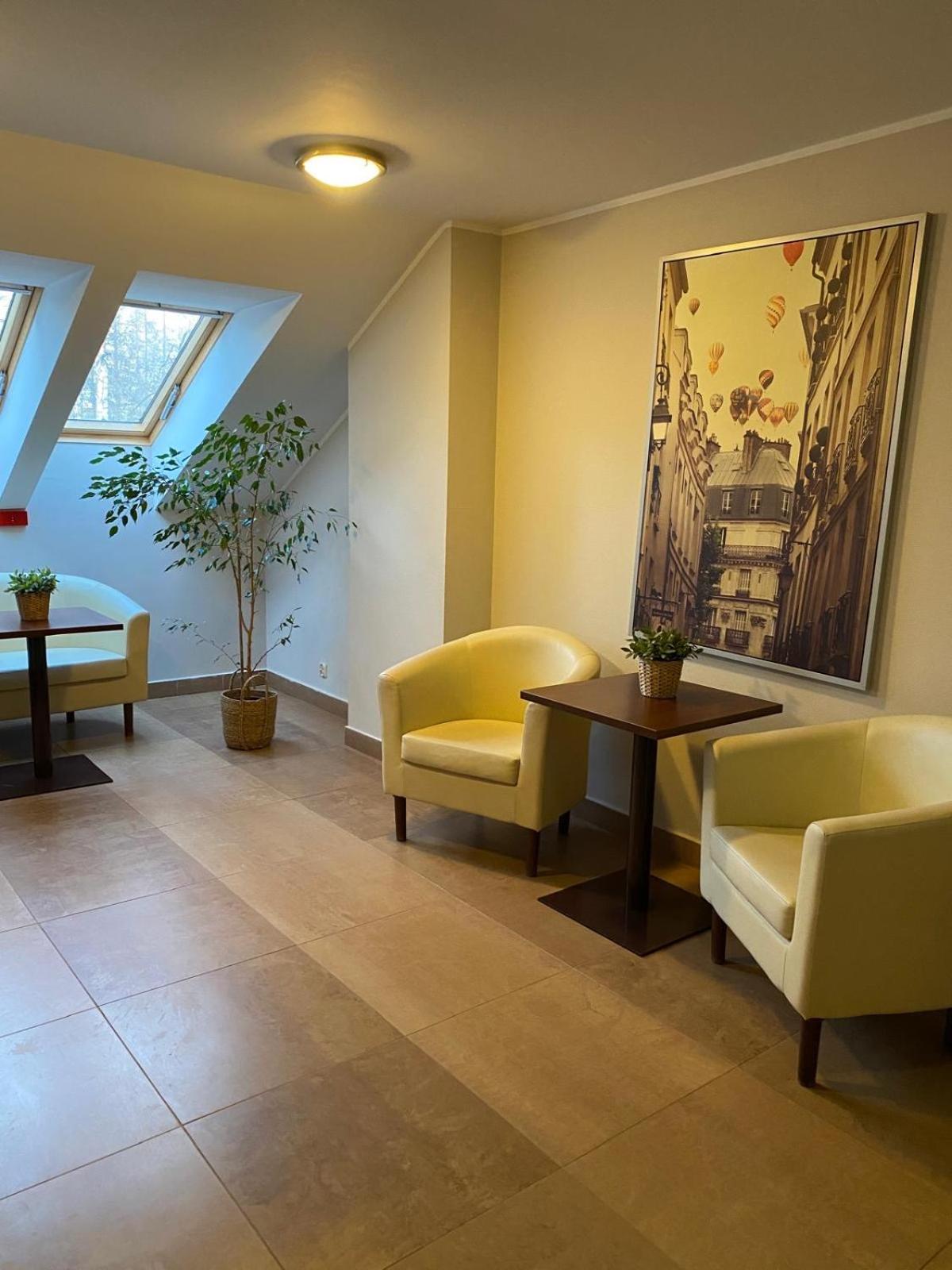 Hotel Restauracja Cztery Pory Roku Orneta ภายนอก รูปภาพ